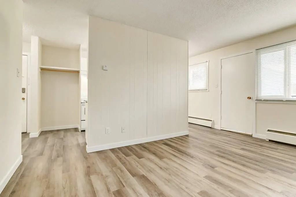 Montrose Apartments - Photo 7 of 21