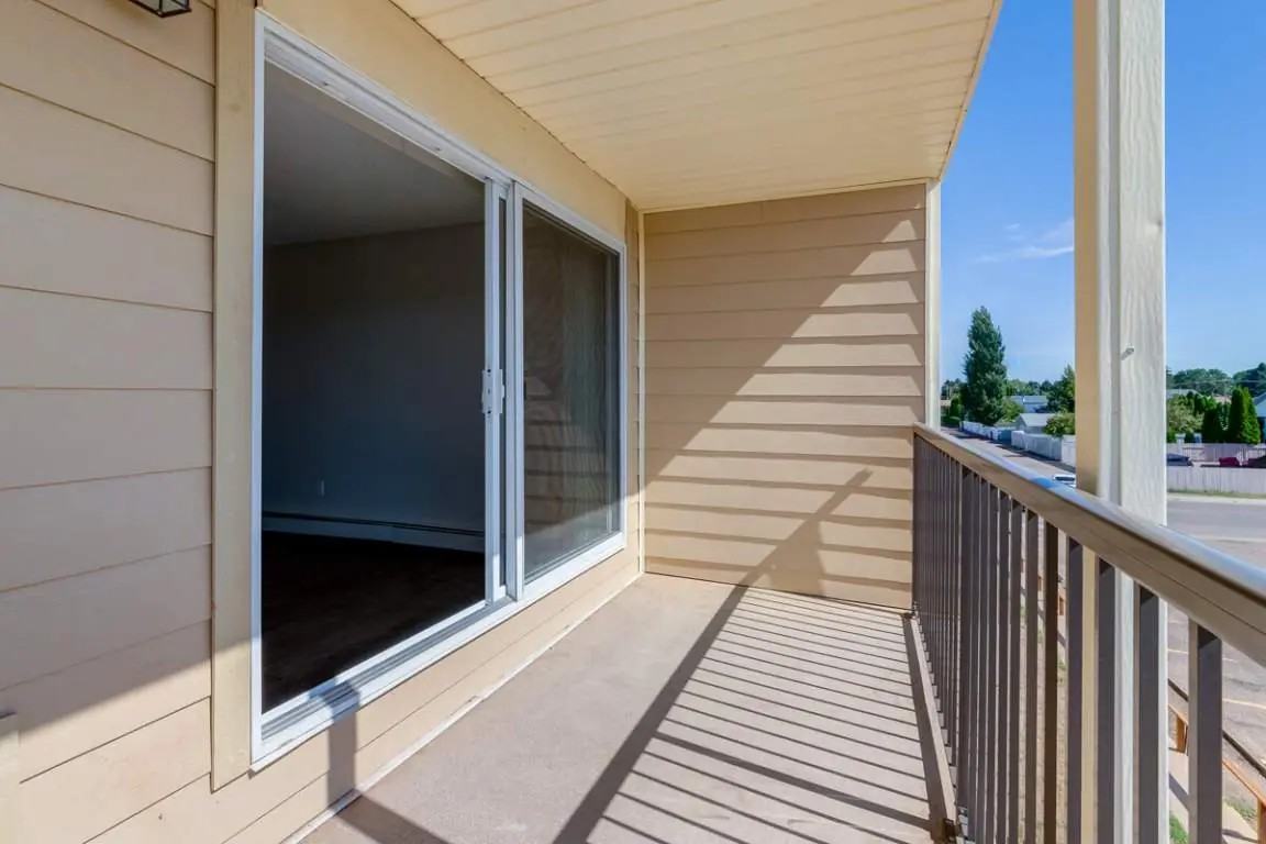 Matthew Manor - Photo 7 of 22