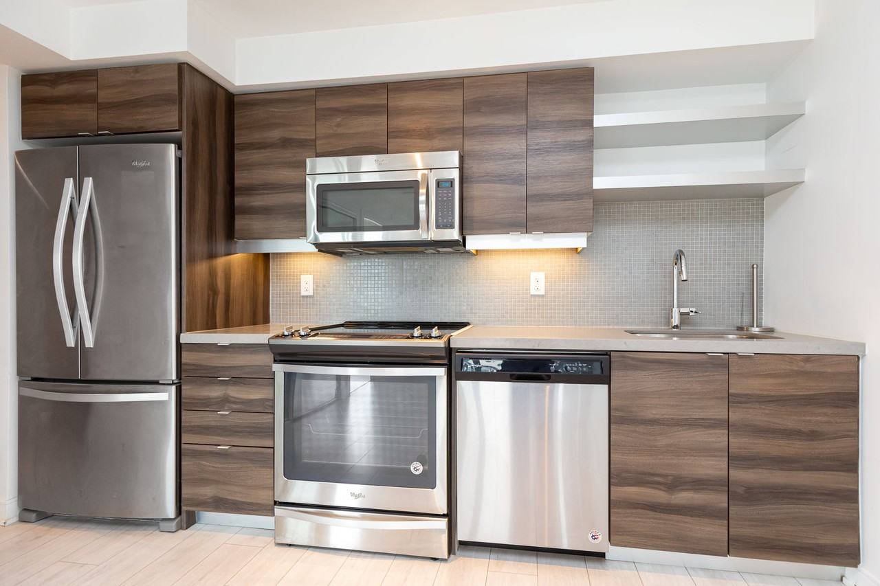 525 Adelaide St W - Photo 6 of 18