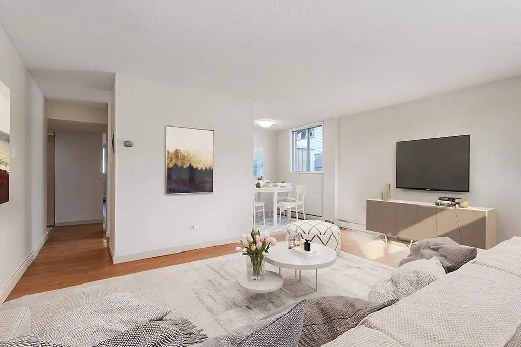 Resma Manor - Photo 2 of 11