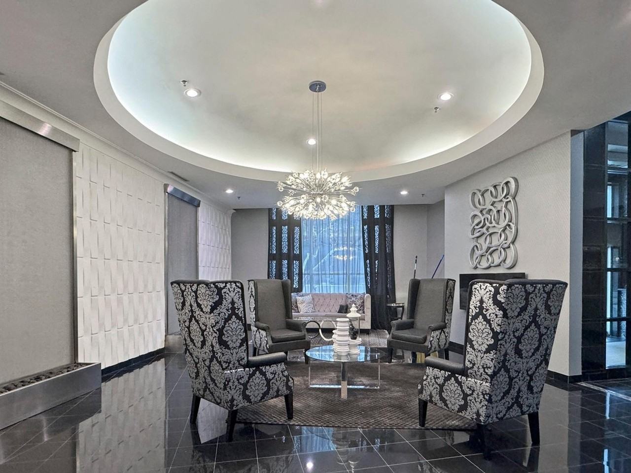 7 Carlton St - Photo 4 of 36