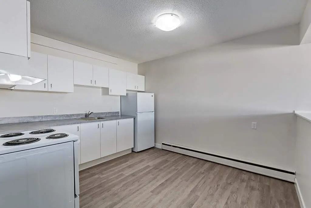 MacKenzie Manor - Photo 7 of 20