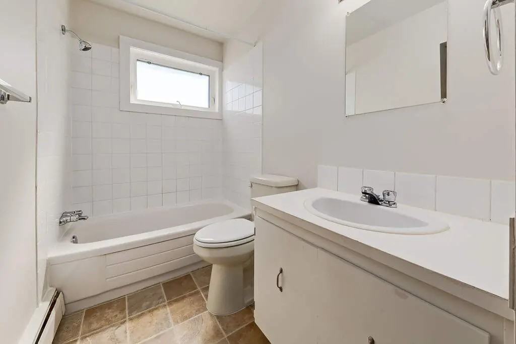 Highlander - Photo 6 of 10