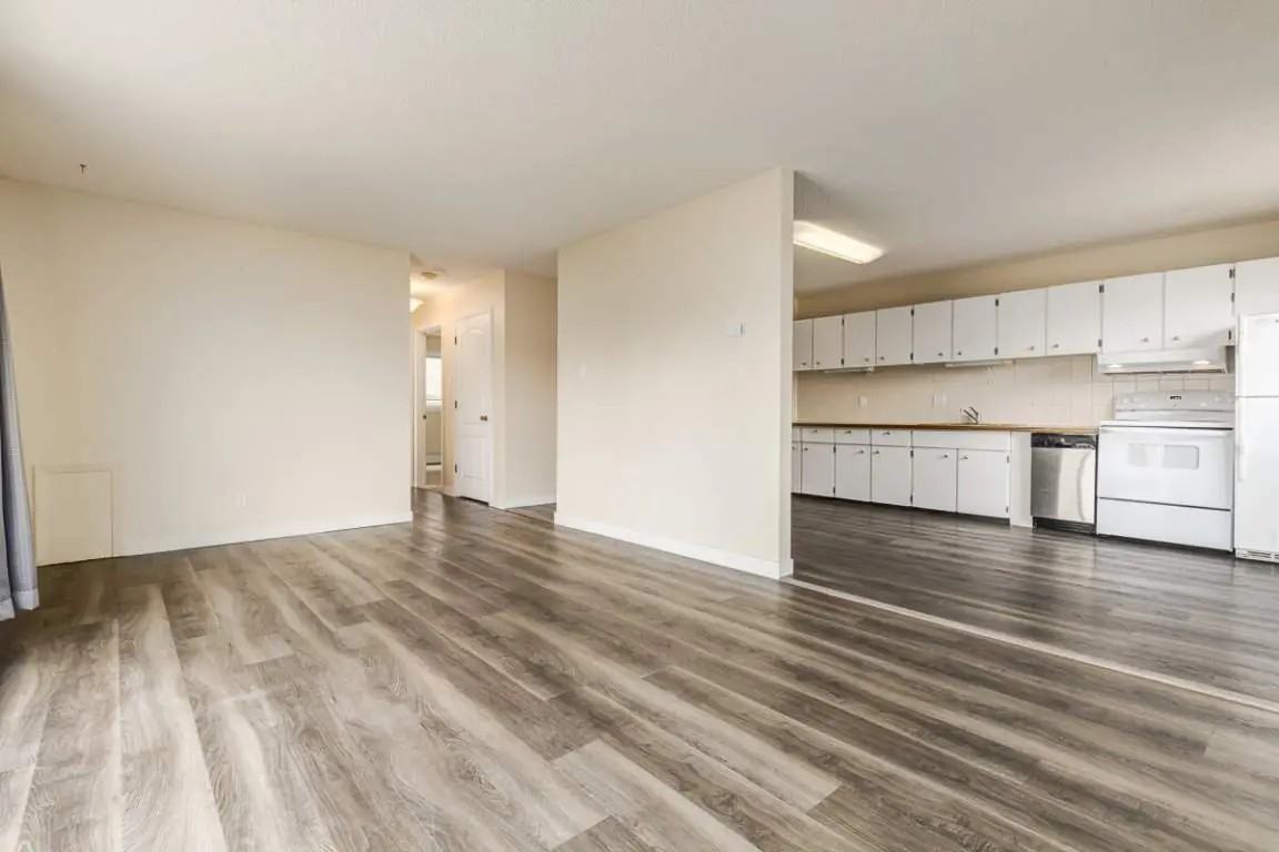 The Townhouse - Photo 4 of 12