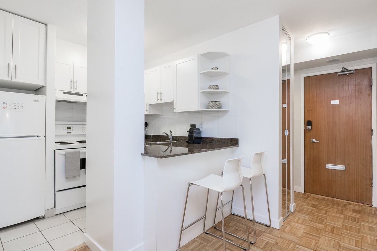 1033 Haro St - Photo 4 of 8