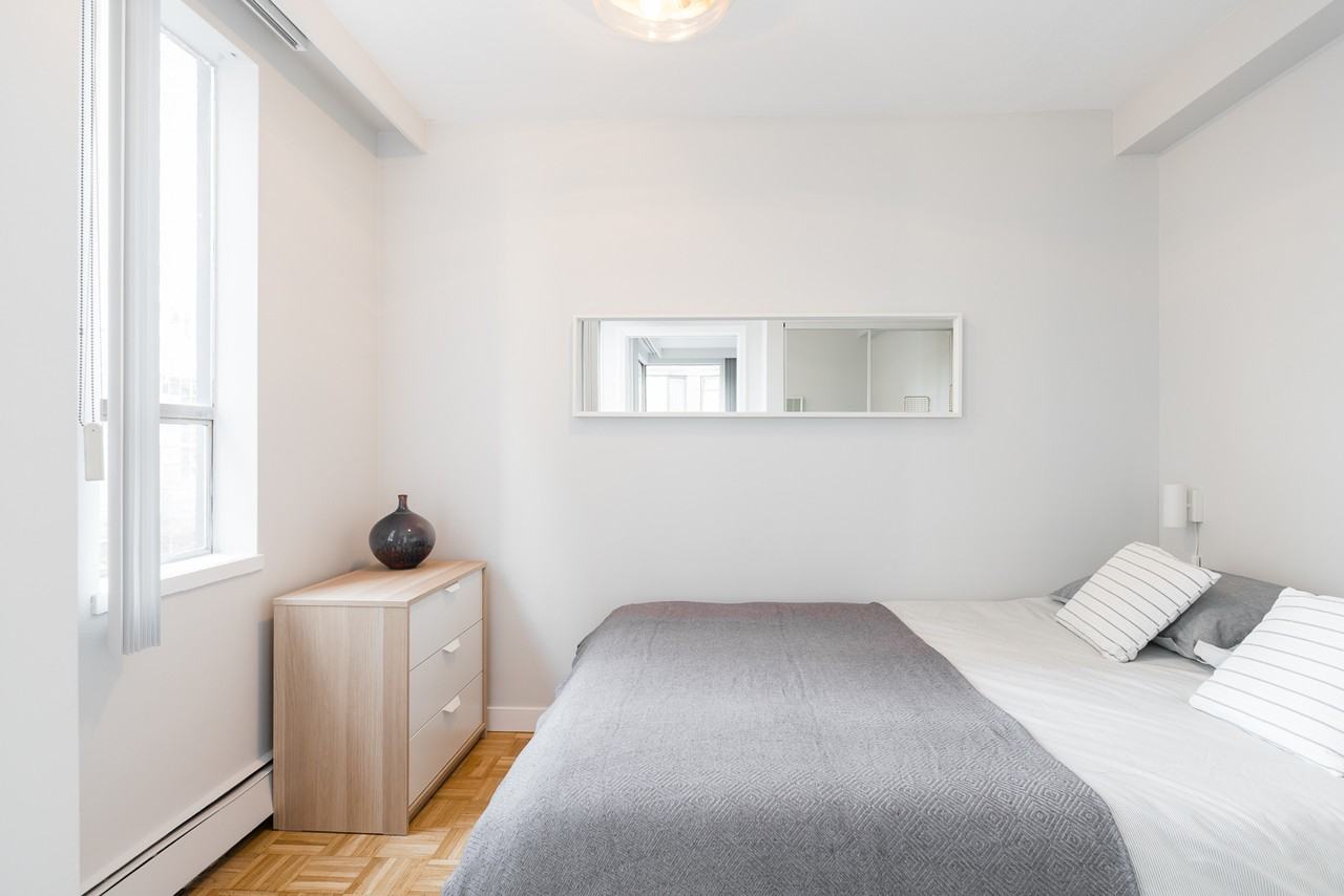 1033 Haro St - Photo 5 of 8