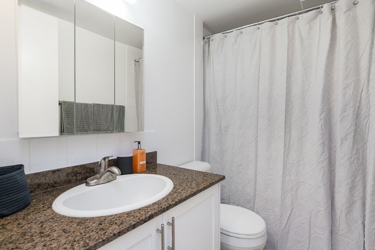 1033 Haro St - Photo 6 of 8