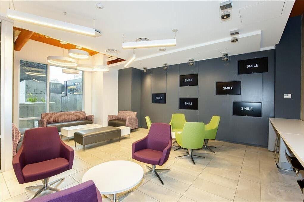 105 Champagne Ave S - Photo 7 of 50