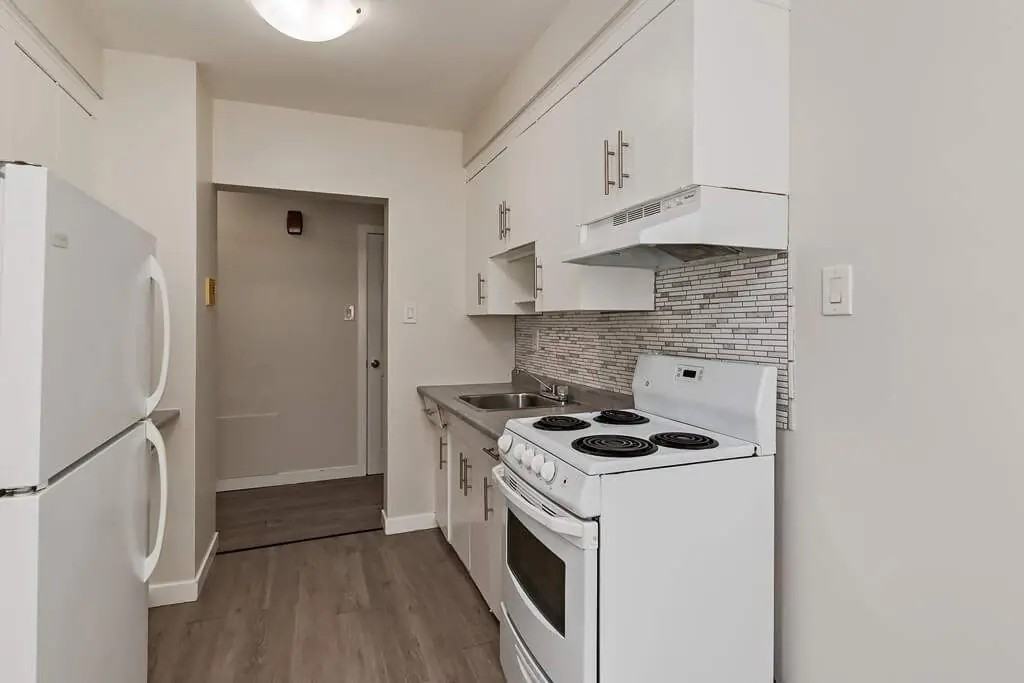 Ray Manor - Photo 5 of 21