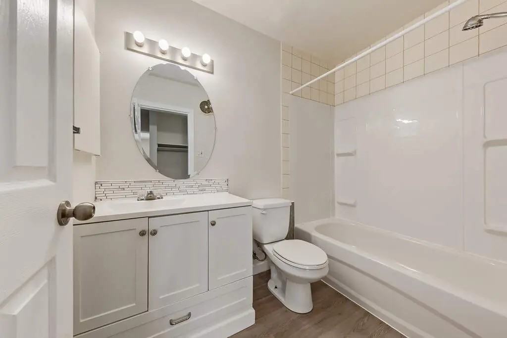 Ray Manor - Photo 7 of 21