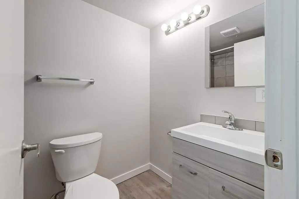 Mahoney Manor - Photo 6 of 14