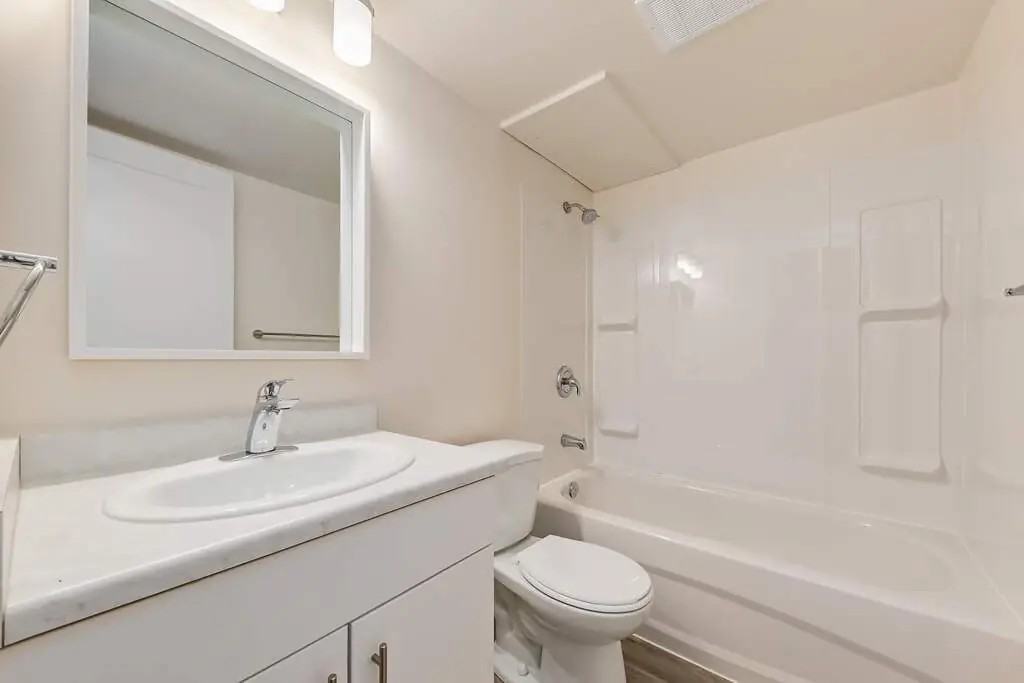 Eighty Nine Collins Apartments - Photo 5 of 17