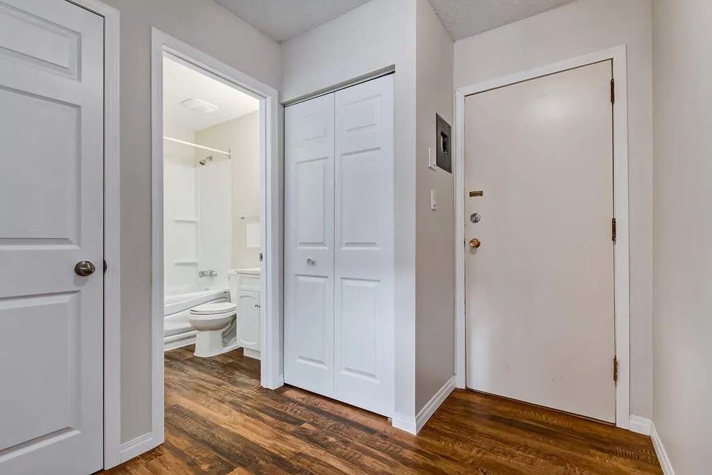 Prince Andrew Apartments - Photo 6 of 18