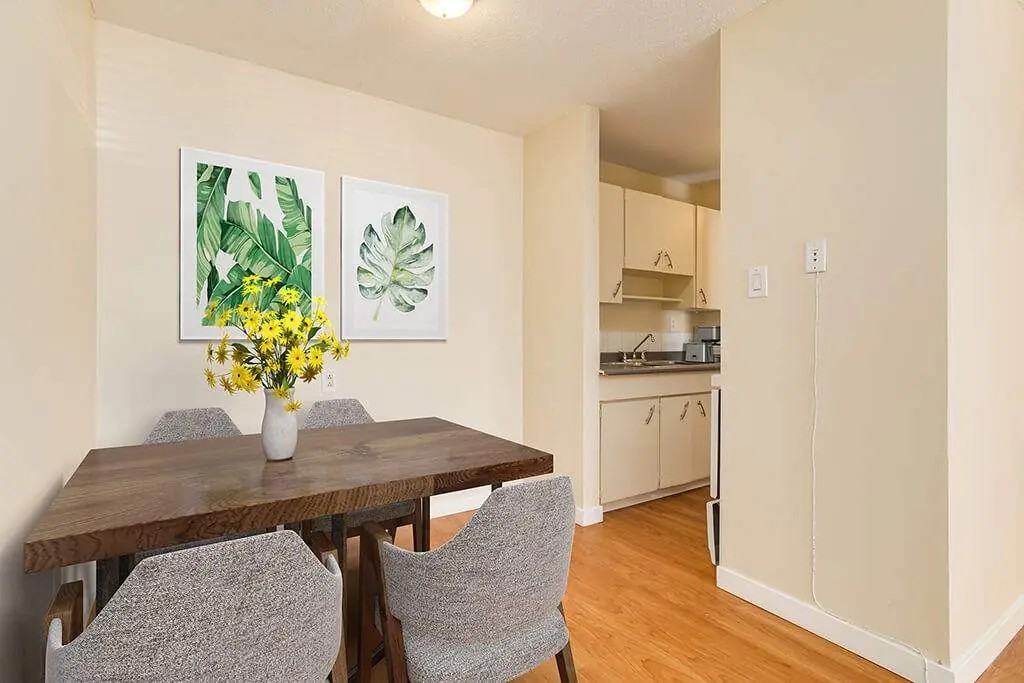 Canada West Courts - Photo 2 of 17