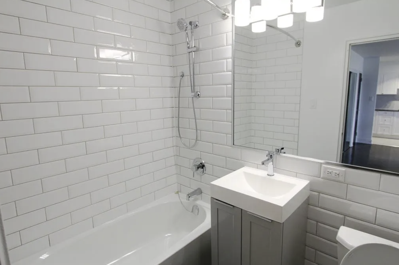 100 Gloucester St - Photo 6 of 12