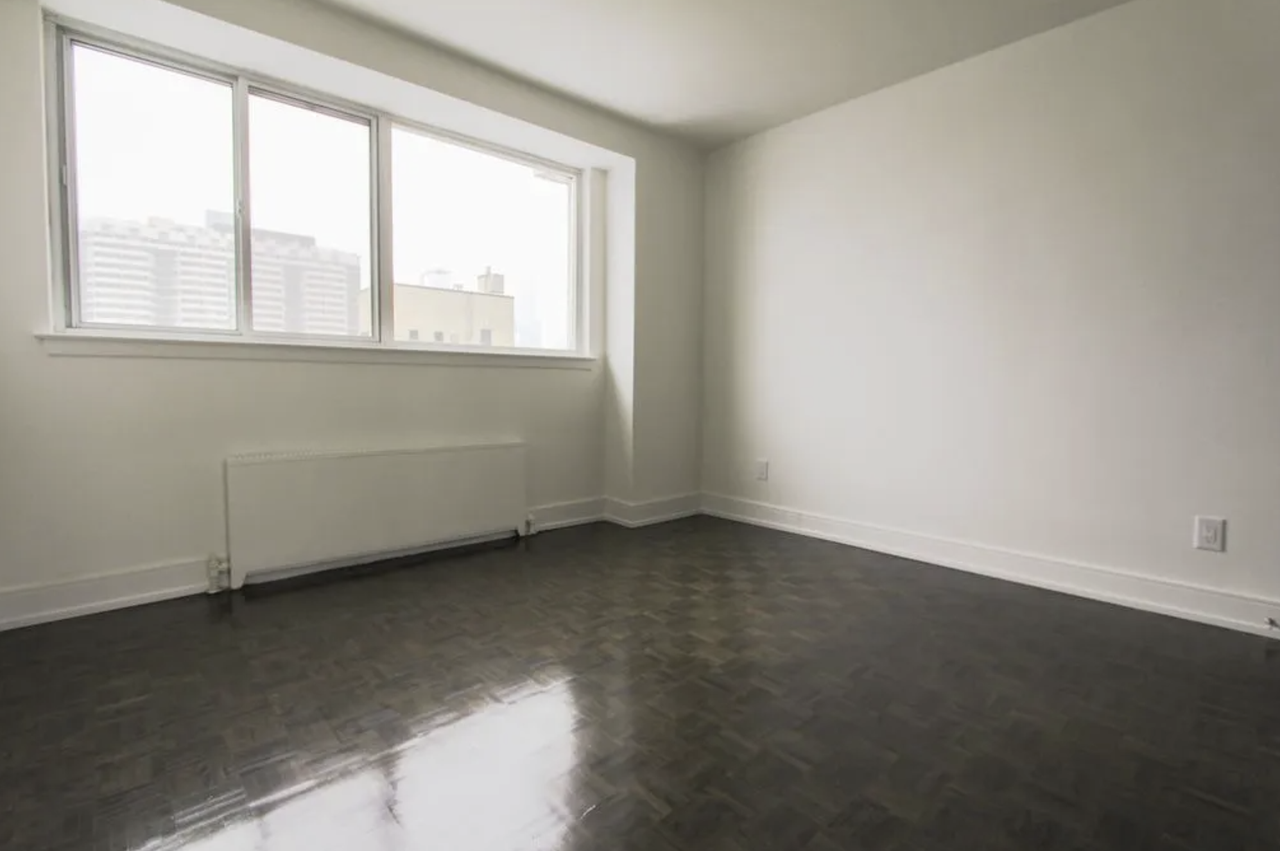 100 Gloucester St - Photo 7 of 12