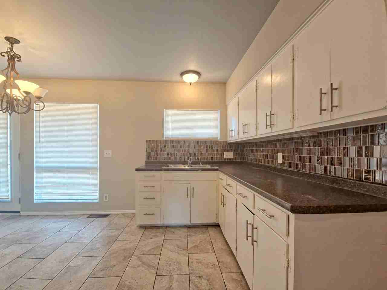 2106 57th St - Photo 6 of 16