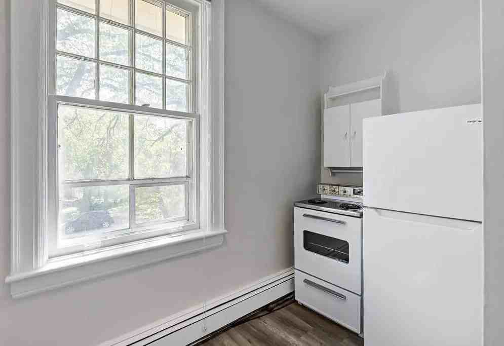 Otis Apartments - Photo 5 of 11