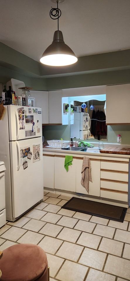 45 Strathcona Ave S - Photo 3 of 18