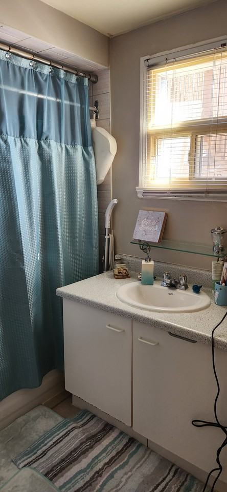 45 Strathcona Ave S - Photo 7 of 18