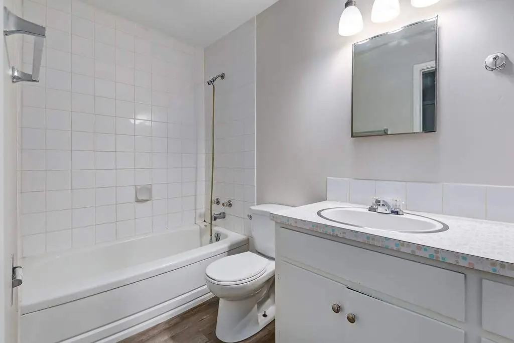 Spruce Manor - Photo 5 of 11