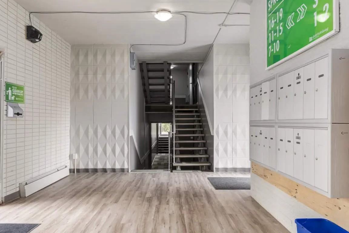 Spruce Manor - Photo 7 of 11