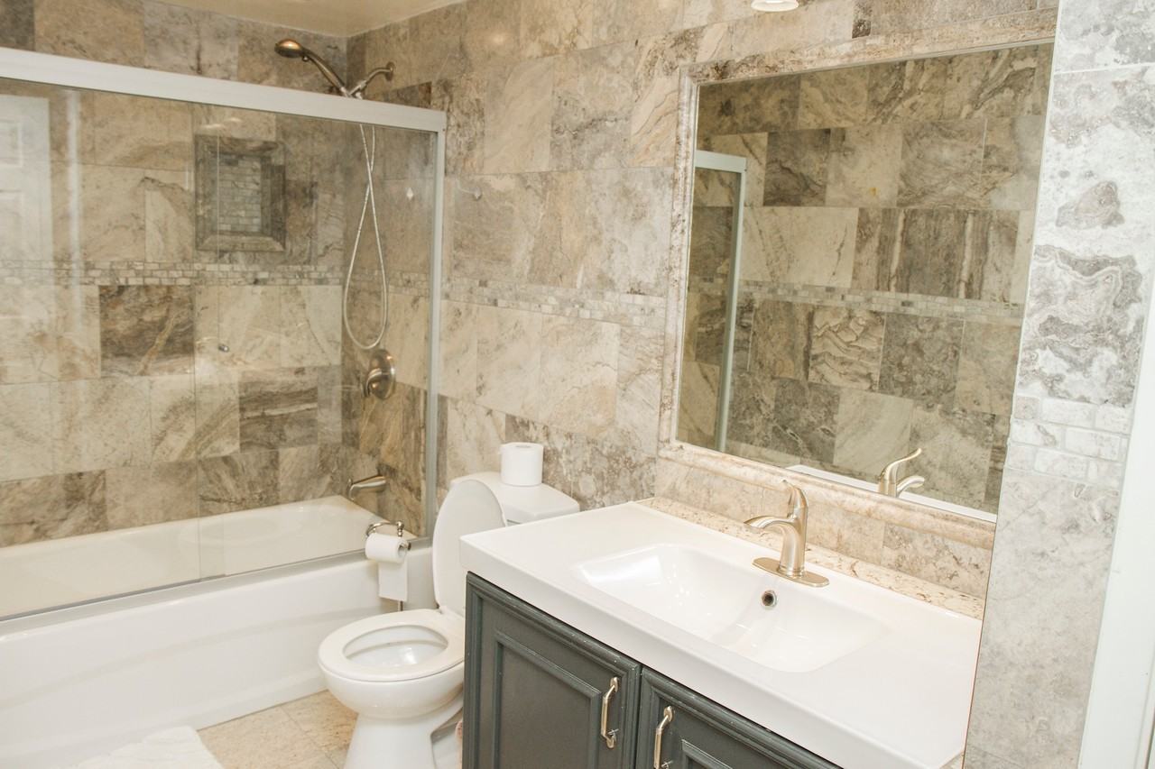 50 Eglinton Ave W - Photo 3 of 14