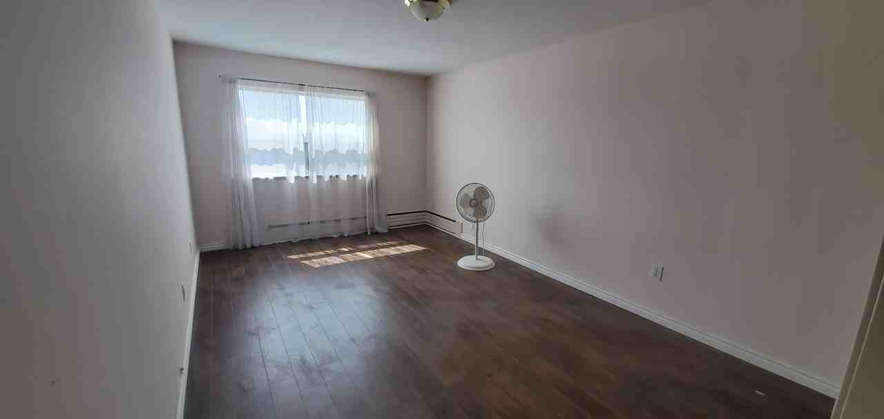 68 Cameron Ave - Photo 2 of 19