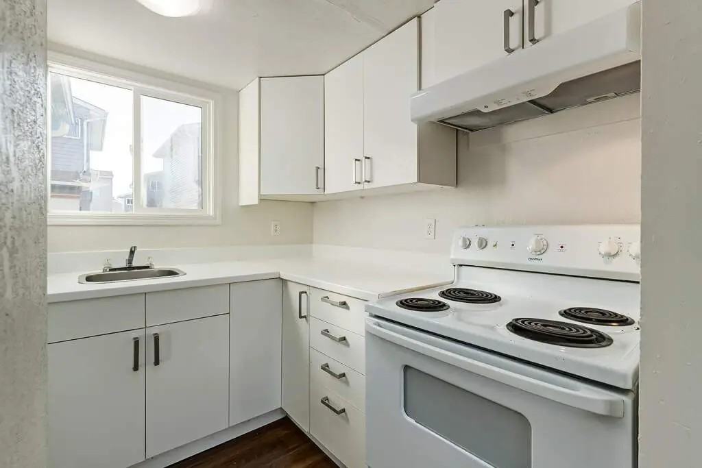 Queen's Way Court - Photo 5 of 13