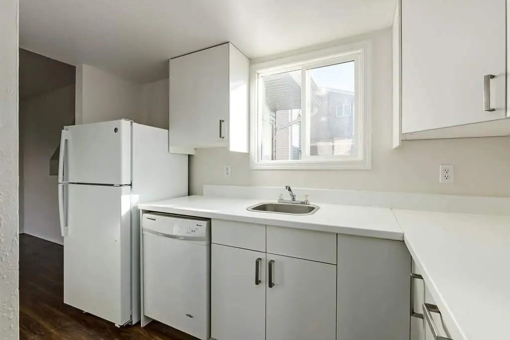 Queen's Way Court - Photo 6 of 13