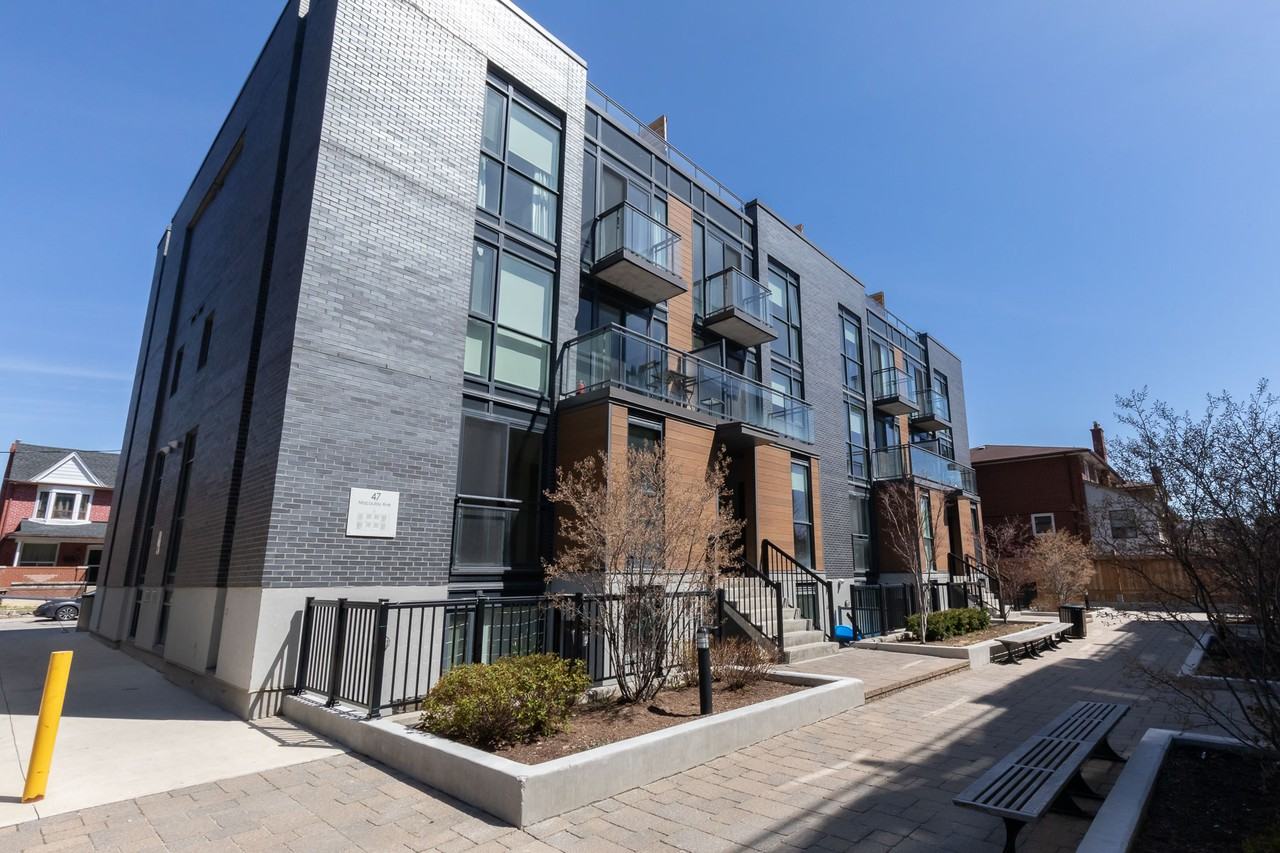 380 Wallace Ave - Photo 3 of 29