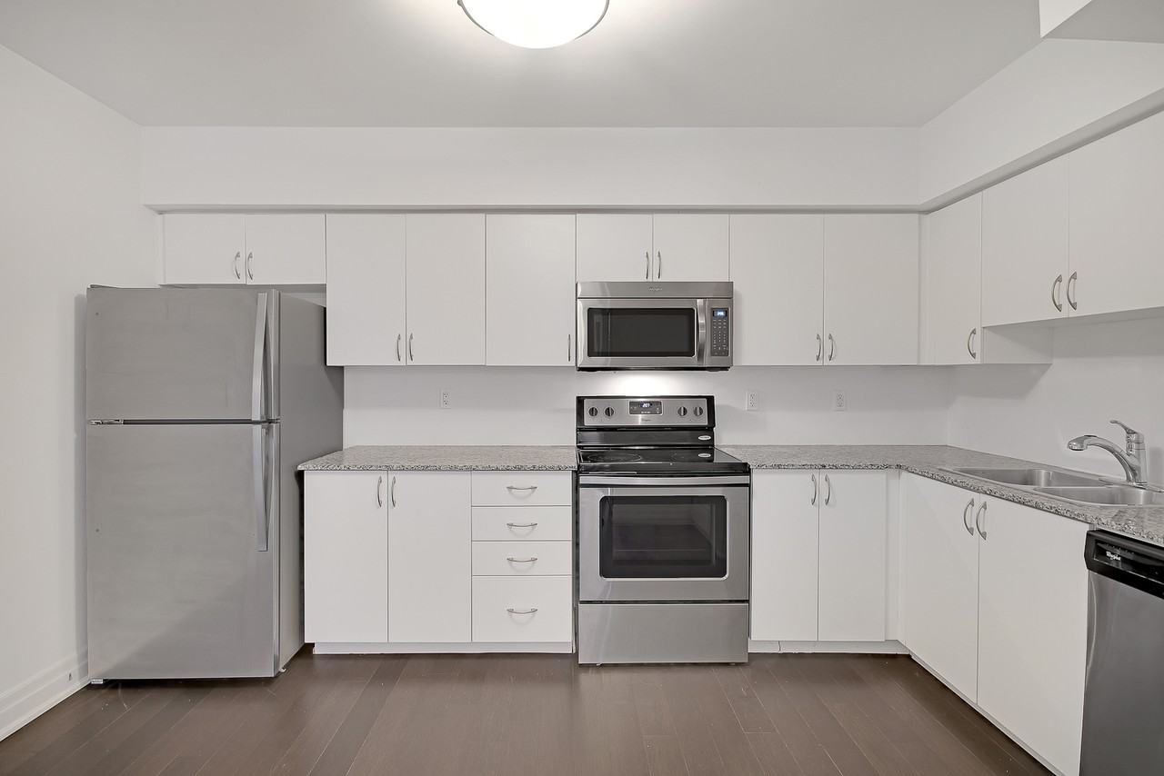 380 Wallace Ave - Photo 7 of 29