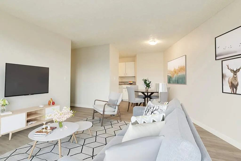 Genevieve - Photo 2 of 12