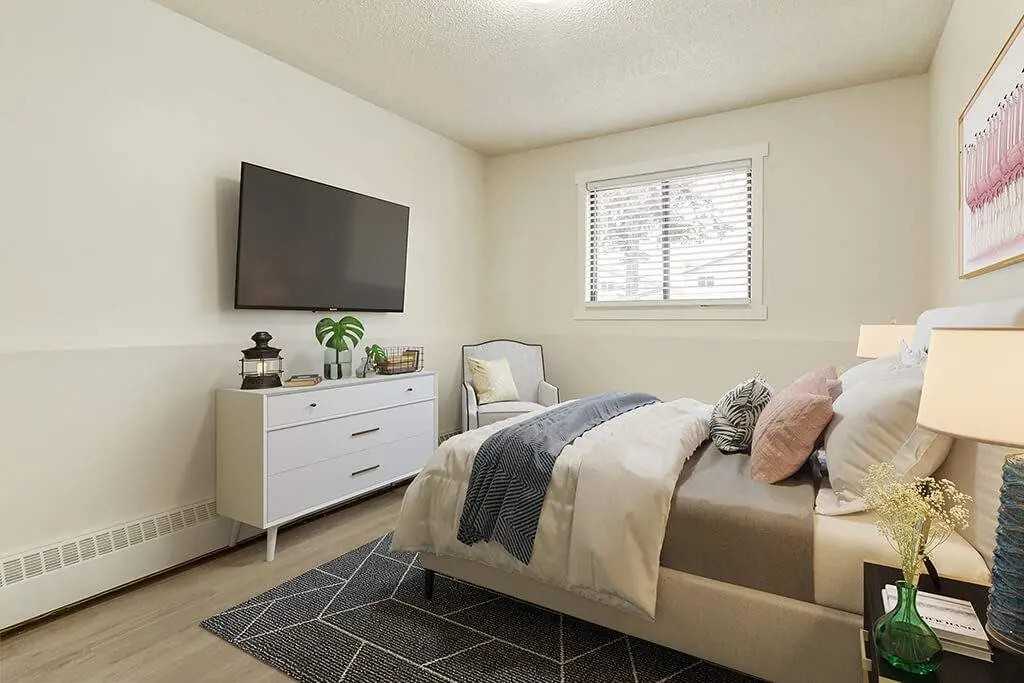 King Art - Photo 3 of 25