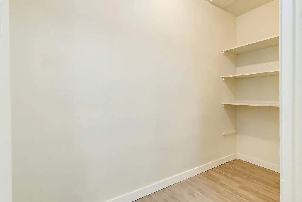 Lakeview Apartments - Photo 7 of 13