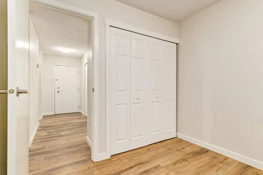 Eastside - Photo 6 of 12