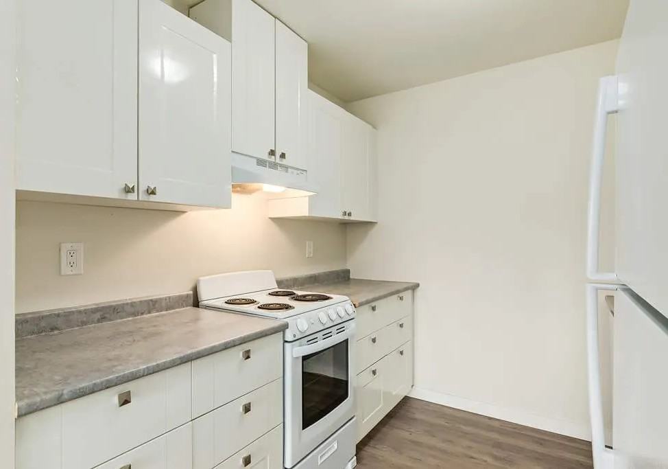 Blue Water Court - Photo 5 of 27