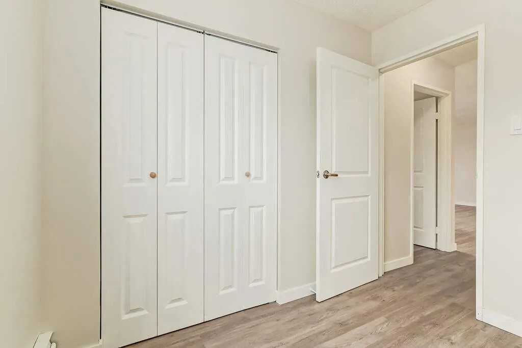 Blue Water Court - Photo 7 of 27