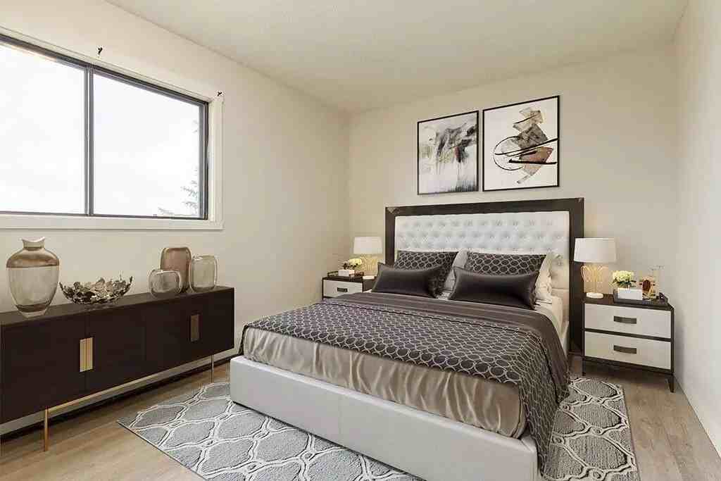 Royal Oak - Photo 2 of 11