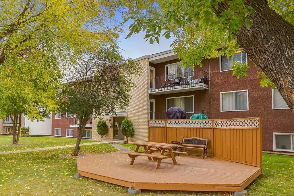 Exeter Court - Photo 6 of 9