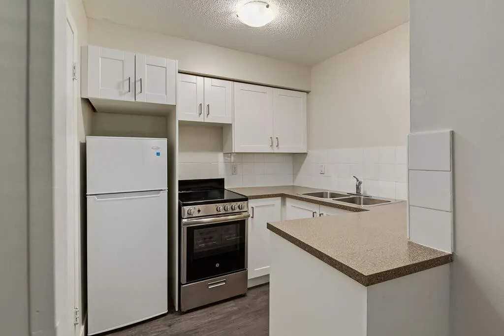 Lincoln House - Photo 5 of 8