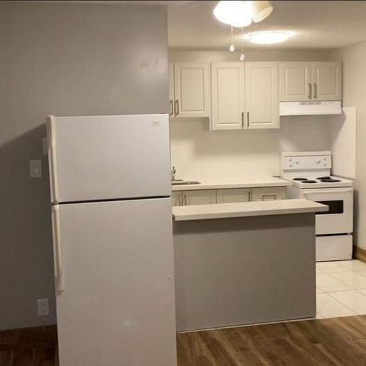 94 Mary St W - Photo 3 of 11