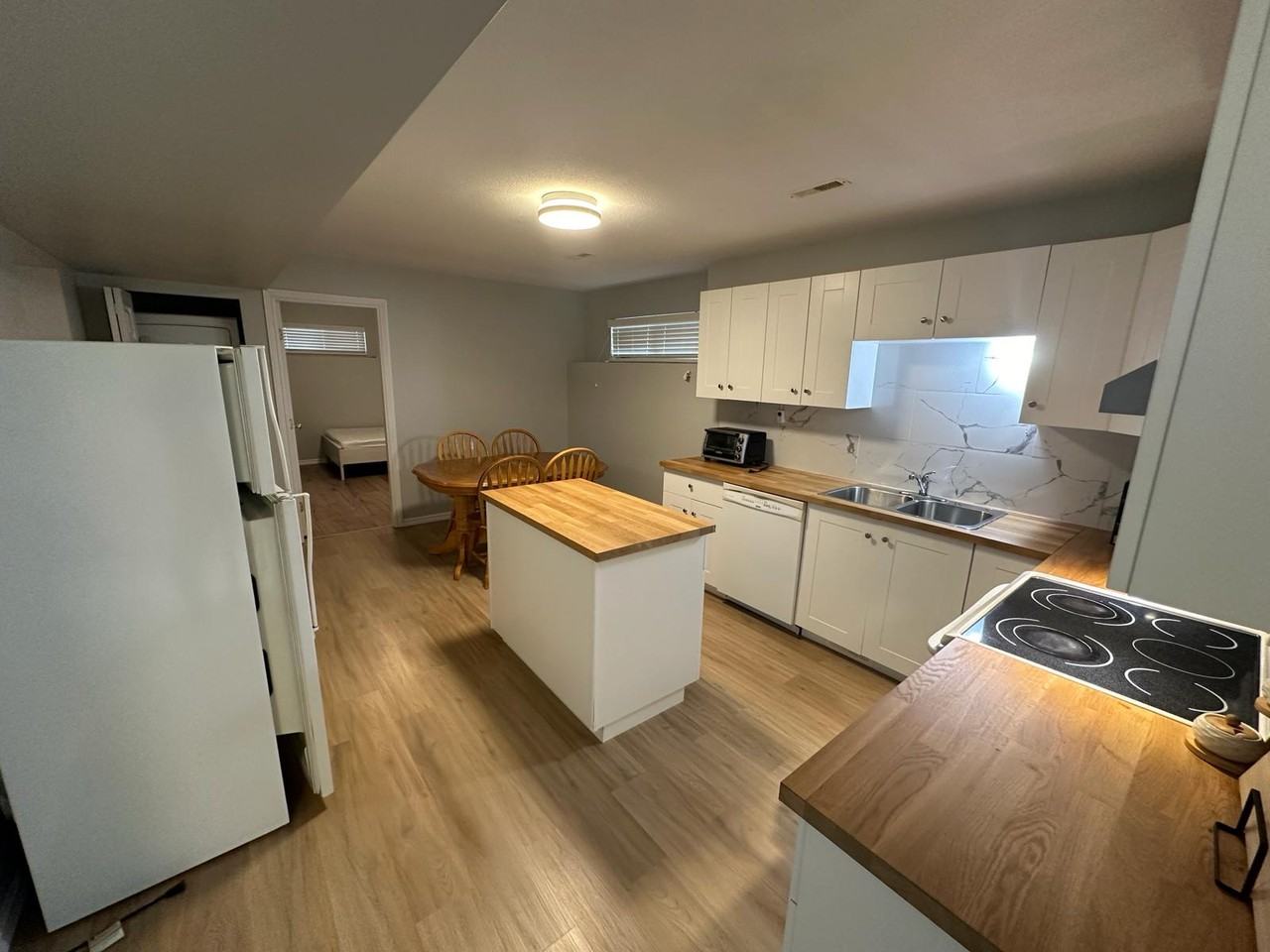 7647 Rosewood St - Photo 2 of 8