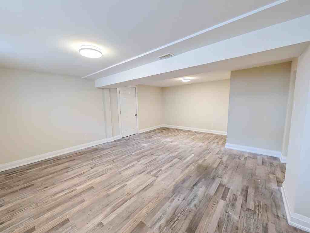 510 Queen Victoria Dr - Photo 3 of 16