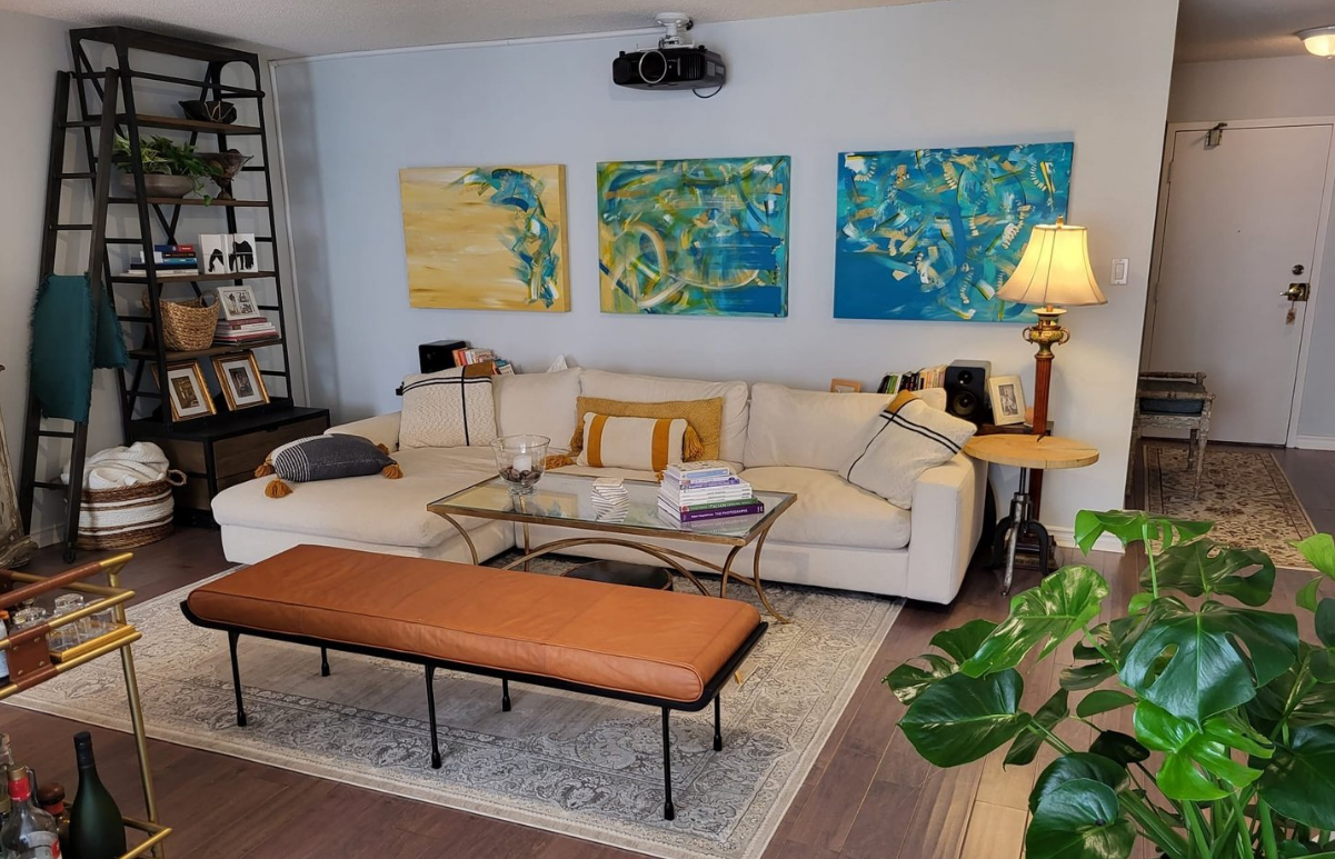 633 Bay St - Photo 3 of 19