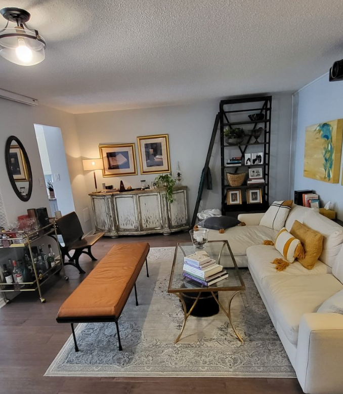 633 Bay St - Photo 4 of 19