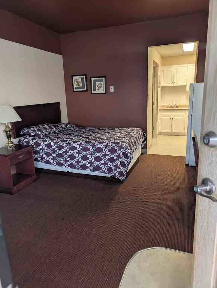 107 Centre St - Photo 3 of 20