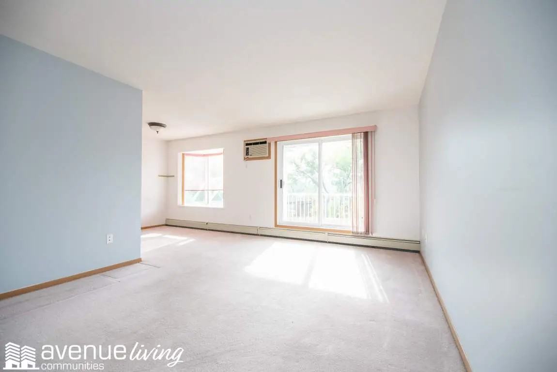 Scherer Manor - Photo 2 of 10