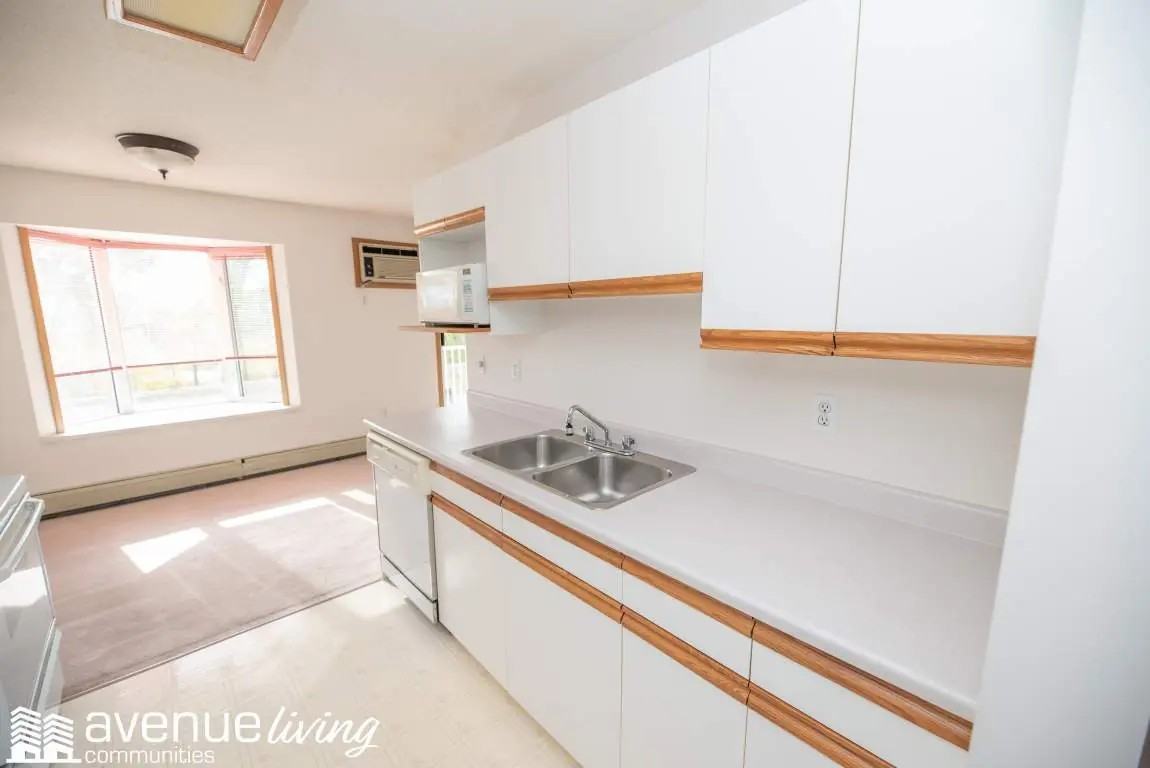 Scherer Manor - Photo 4 of 10