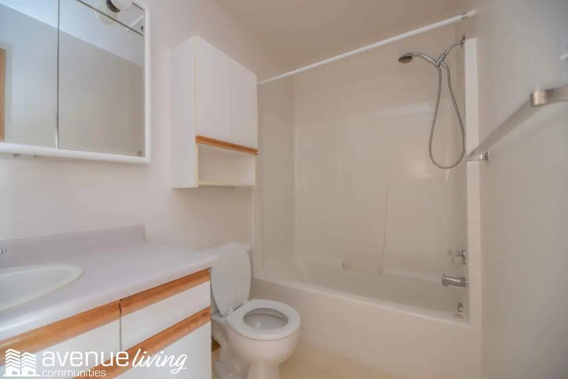 Scherer Manor - Photo 6 of 10